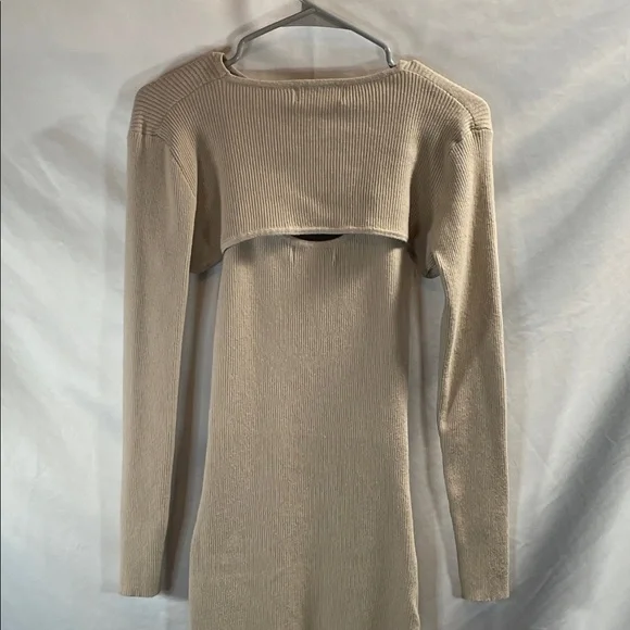 Chic Long Sleeve Beige Knit Dress - Picture 12 of 13